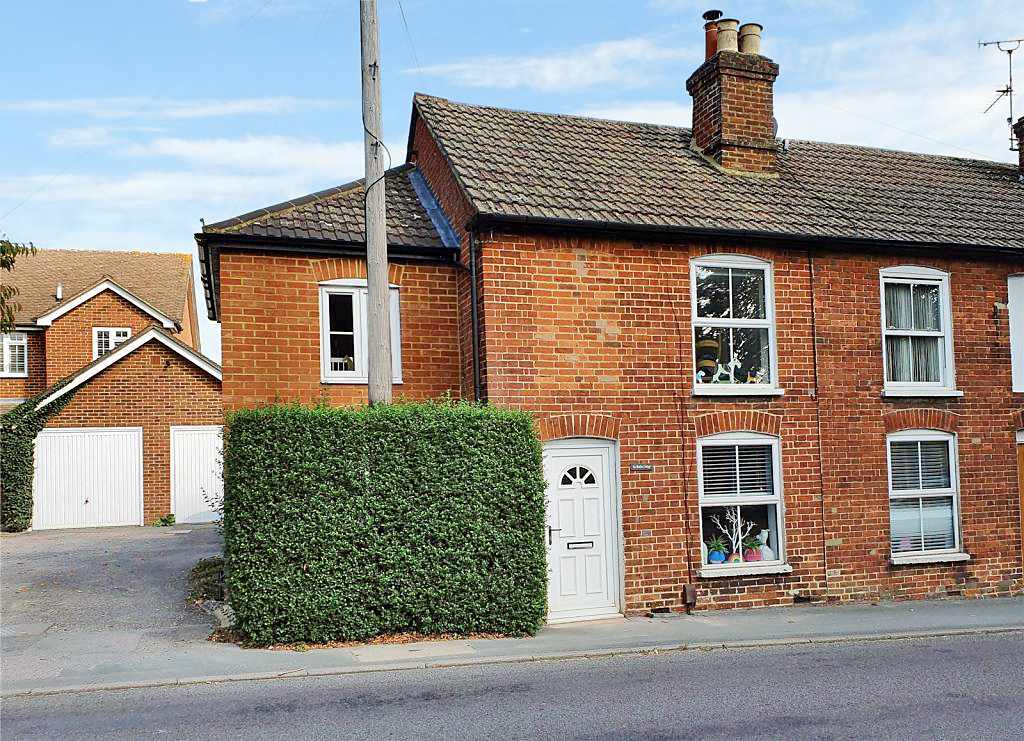 Badshot Lea, Farnham – £445,000